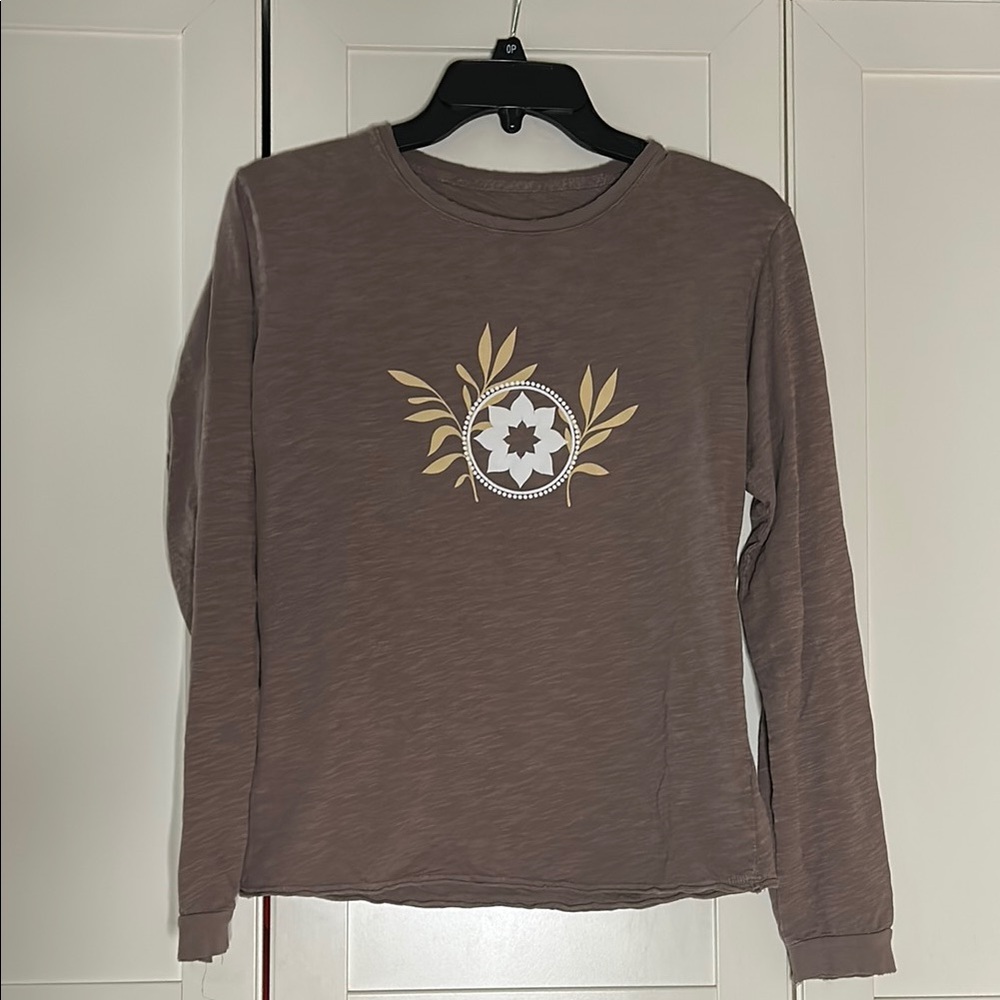 Women's Long Sleeve Club Pilates Tee in Taupe Small